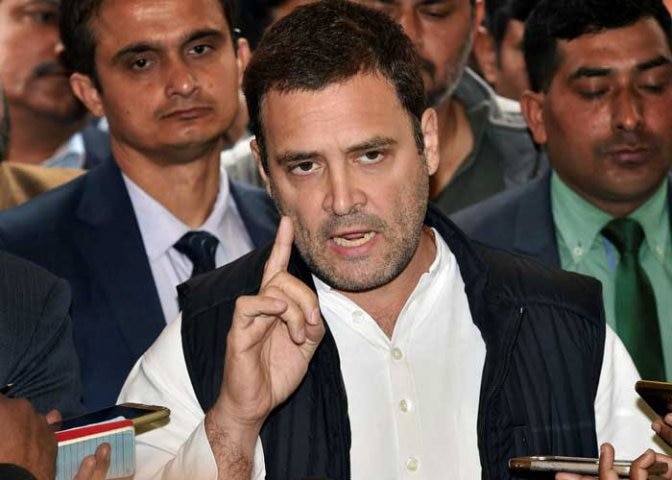 Rahul fires fresh salvo at Modi on Rafale deal ‘চৌকিদার’ প্রধানমন্ত্রী গরিব, শহিদ ও জওয়ানদের পকেটের ২০০০০ কোটি টাকা কেড়ে অম্বানির পকেটে ঢুকিয়েছেন, ফের তোপ রাহুলের