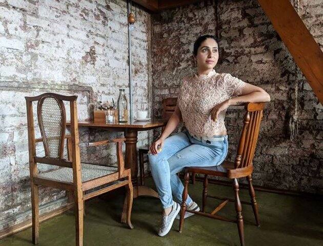 নেহার প্রসঙ্গ উঠলেই চলে আসে সলমন খানের সুলতান ছবির কথা। সেই ছবিতে জগ ঘুমিয়ে তেরে জ্যায়সে না কোই, গানটি গেয়েছেন নেহা। খুব জনপ্রিয় হয় গানটি।