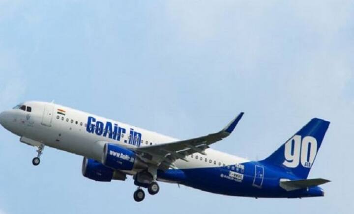 ধৃত জানিয়েছেন, তিনি জানতেন না ওটি এমার্জেন্সি গেট, ভুল করে খোলার চেষ্টা করেন। একটি বন্ডে সই করিয়ে ছেড়ে দেওয়া হয় তাঁকে। 