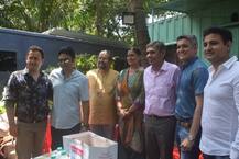 সাইনা নেহওয়ালের বাবা-মায়ের সঙ্গে দেখা শ্রদ্ধা কপূরের, শুরু করলেন বায়োপিকের কাজ