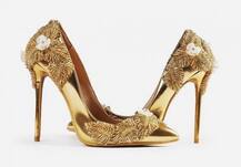 বিশ্বের সবচেয়ে মহার্ঘ স্যান্ডেল, এত দাম!!!