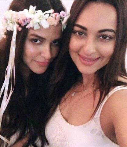 নেহার সঙ্গে সোনাক্ষী সিংহ।