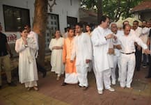 কৃষ্ণা রাজ কপূরের শেষযাত্রা বলিউড থেকে কারা সামিল হলেন দেখুন