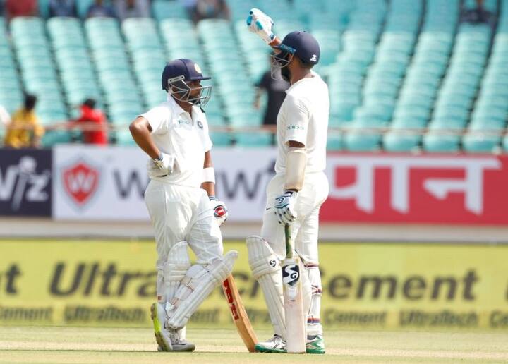 বলের হিসেবে অভিষেক টেস্টে সবচেয়ে দ্রুত সেঞ্চুরির তালিকায় পৃথ্বী তৃতীয় স্থানে। তিনি ৯৯ বলে সেঞ্চুরি করেছেন। 