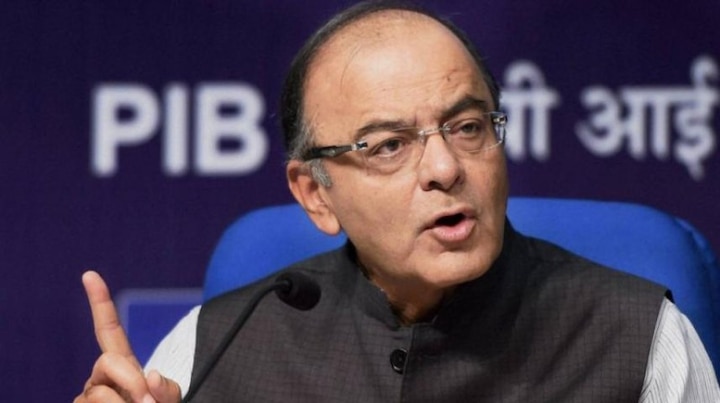 Petrol, diesel price cut by Rs 2.50 after Centre cuts excise, asks oil cos to absorb Re 1, 3 bjp- ruled states follow Jaitley’s decision অন্তঃশুল্ক ছাড় দেড় টাকা, তেল কোম্পানিগুলি ছাড়ছে ১ টাকা, পেট্রল, ডিজেলের দাম লিটারে আড়াই টাকা কমাল কেন্দ্র, জেটলির প্রস্তাবে একই পদক্ষেপ গুজরাত, মহারাষ্ট্র, ছত্তিশগড় সরকারের