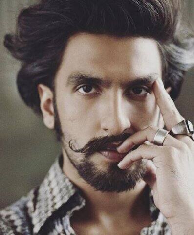 সেই ছবি রণবীর সিংহ তাঁর নিজের সোশ্যাল মিডিয়া অ্যাকাউন্টে শেয়ার করেছেন। ছবি-ইনস্টাগ্রাম