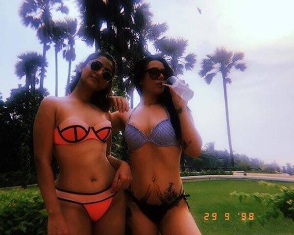 বলিউড অভিনেতা জ্যাকি শ্রফের মেয়ে ও টাইগার শ্রফের বোন কৃষ্ণা শ্রফ সোশ্যাল মিডিয়ায় বন্ধুদের সঙ্গে তোলা ছবি পোস্ট করেছেন। সেই ছবি ভাইরাল। ছবি সৌজন্যে ইনস্টাগ্রাম
