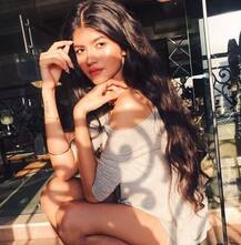 এই তরুণী কে জানেন? বরুণ ধবনের গ্ল্যামারাস ভাইঝি