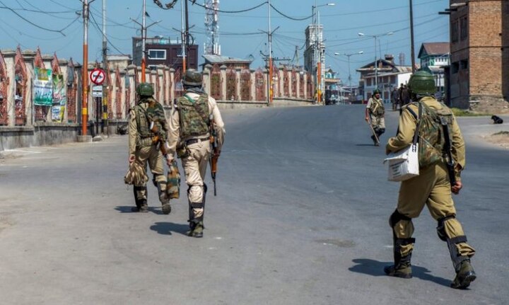 3 policemen shot dead by terrorists in J-K's Shopian district কাশ্মীরে সন্ত্রাসবাদীদের গুলিতে হত সোপিয়ানে সংখ্যালঘু মহল্লায় পাহারা দেওয়া  ৩ পুলিশকর্মী