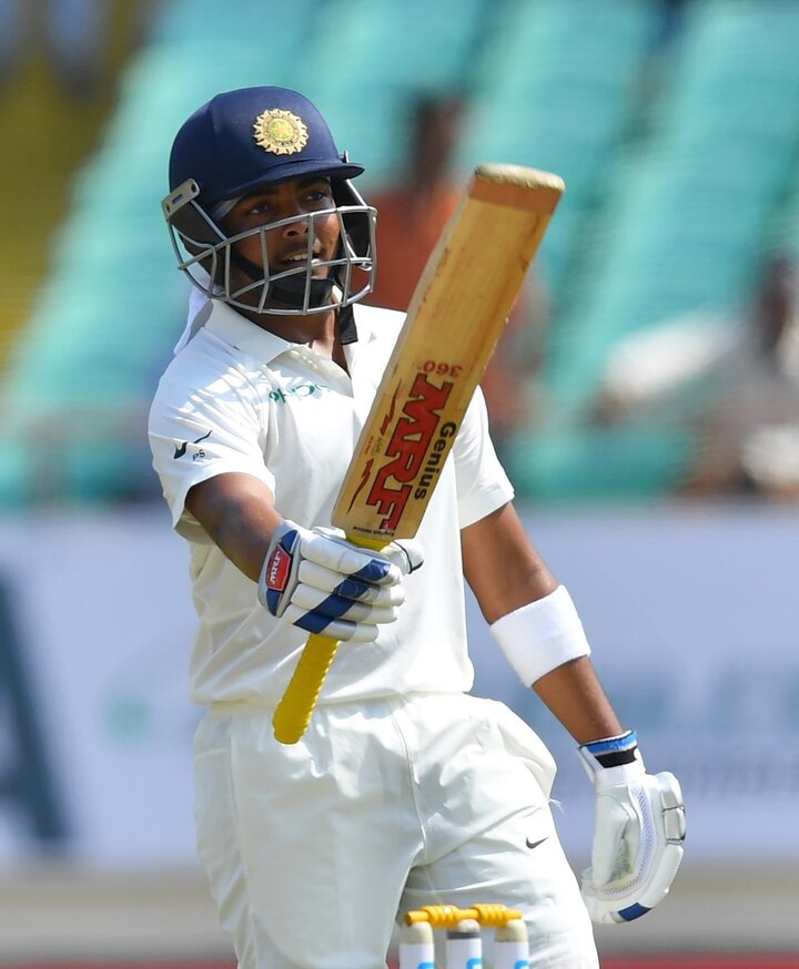 কনিষ্ঠতম ভারতীয় ব্যাটসম্যান হিসেবে কোনও টেস্টে উইনিং স্ট্রোক খেললেন তিনি।