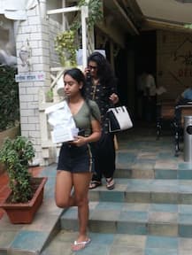 মুম্বইয়ের রাস্তায় মেয়েকে নিয়ে লাঞ্চ ডেটে কাজল