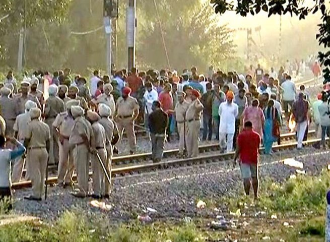 37 trains cancelled, 16 diverted day after Amritsar tragedy অমৃতসর দুর্ঘটনার জেরে বাতিল ৩৭টি ট্রেন, ১৬টি যাচ্ছে ঘুরপথে