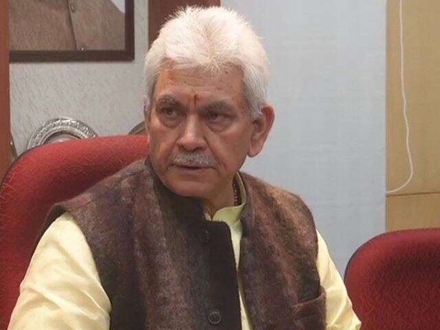 No action against driver, railways not at fault, says MoS Manoj Sinha অমৃতসরে দুর্ঘটনা: রেলের গাফিলতি ছিল না, চালকের বিরুদ্ধে কোনও ব্যবস্থা নয়, জানালেন মনোজ সিনহা