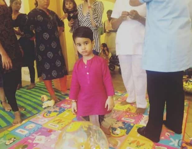 ধুতি পাঞ্জাবিতে সেজে গুজে চলে এসেছিল তুষার কপূরের ছেলে লক্ষ্য।