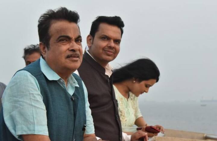 গতকাল মুম্বই থেকে গোয়ার মধ্যে চালু হল জাহাজ চলাচল। তখনই এক নাটকীয় দৃশ্যের সাক্ষী হলেন সকলে।
