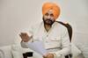 পুলওয়ামা নিয়ে বিতর্কিত মন্তব্য, পঞ্জাব বিধানসভার বাইরে সিধুর পাকিস্তান সফরের ছবি পুড়ল, মন্ত্রিসভা থেকে বহিষ্কারের দাবি বিরোধী অকালিদের