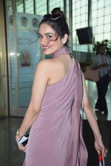 বিমানবন্দরে গ্ল্যামারাস মানুষী চিল্লার