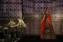 দেখুন রাজস্থানী কনের পোশাকে করিশমা কপূরকে