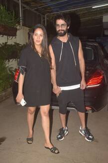 দ্বিতীয় সন্তান জন্মের পর একমাসের মধ্যে বাড়তি মেদ ঝড়িয়ে ফের প্রকাশ্যে মীরা রাজপুত