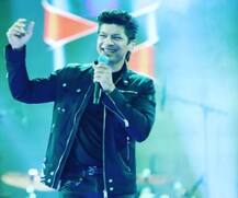 বাংলা গান গাওয়ায় অসমে লাইভ কনসার্টে সঙ্গীতশিল্পী শানকে লক্ষ্য করে পাথর, কাগজের বল ছোঁড়ার অভিযোগ