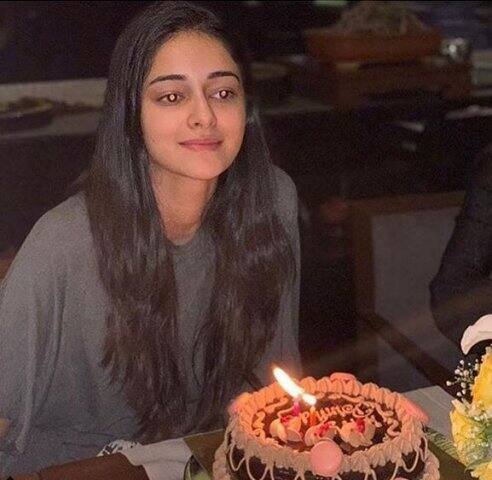 বেশ কয়েকটি ছবি পোস্ট হয়েছে সোশ্যাল মিডিয়ায়। 