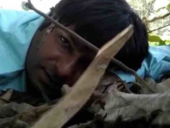 DD journalist's emotional video during Naxal attack ঘিরে ধরে গুলিবৃষ্টি করছে নকশালরা, তার মধ্যে মায়ের প্রতি সাংবাদিকের বার্তা, আমার ভয় করছে না; দেখুন ভিডিও