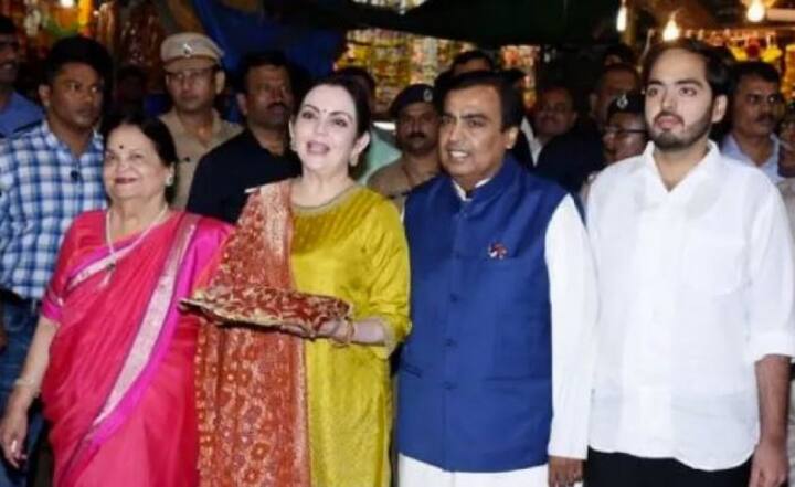 দেখুন ঈশা-আনন্দের বিয়ের কার্ডের ঝলক