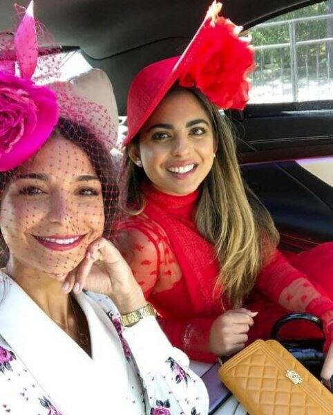 দেখুন ঈশা-আনন্দের বিয়ের কার্ডের ঝলক