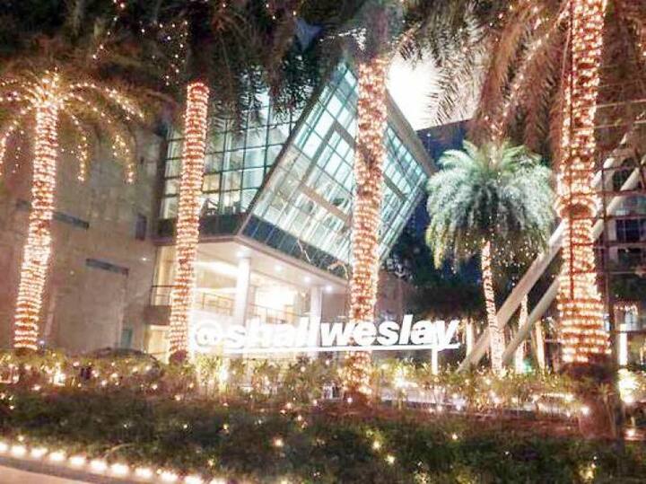 দেখুন সেই অট্টালিকার ছবি