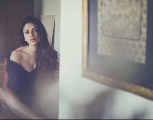 সম্প্রতি ফটোশ্যুট করিয়েছেন বলিউড অভিনেত্রী অদিতি রাও হায়দরি। তিনি সোশ্যাল মিডিয়ায় সেই ছবি পোস্ট করেছেন। ছবি সৌজন্যে ইনস্টাগ্রাম