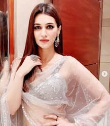 দেখুন, বন্ধুর বিয়েতে খোশমেজাজে অভিনেত্রী কৃতী শ্যানন