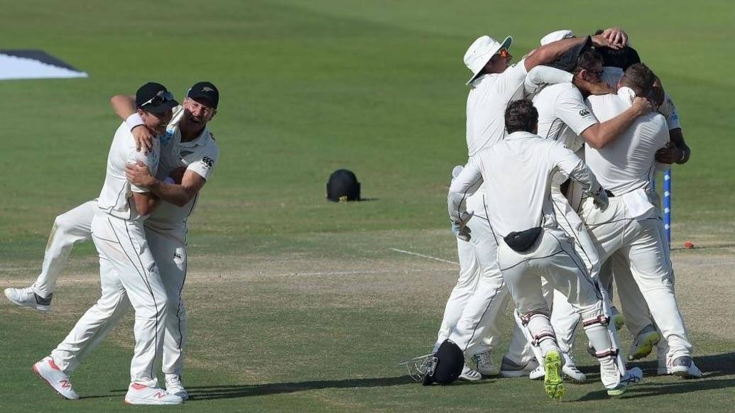 অভিষেক টেস্টেই দুরন্ত বোলিং আজাজ পটেলের, প্রথম টেস্টে পাকিস্তানকে ৪ রানে হারাল নিউজিল্যান্ড 'Indian' bowler scripts embarrassing Pakistan collapse, New Zealand register narrowest win অভিষেক টেস্টেই দুরন্ত বোলিং আজাজ পটেলের, প্রথম টেস্টে পাকিস্তানকে ৪ রানে হারাল নিউজিল্যান্ড