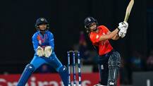 ইংল্যান্ডের কাছে হার ৮ উইকেটে,ভেস্তে গেল ভারতের মহিলাদের টি ২০ বিশ্বকাপের ফাইনালে ওঠার স্বপ্ন