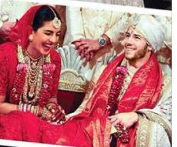 দেখুন দুই অনুষ্ঠানের কিছু ছবি।