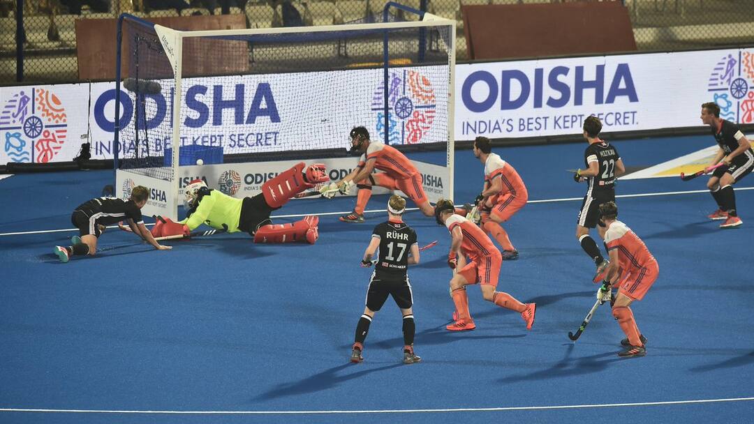 হকি বিশ্বকাপ: পিছিয়ে পড়েও নেদারল্যান্ডসকে ৪-১ উড়িয়ে দিল জার্মানি Germany beat Netherlands 4-1 in Euro rivalry, inch closer towards quarterfinals হকি বিশ্বকাপ: পিছিয়ে পড়েও নেদারল্যান্ডসকে ৪-১ উড়িয়ে দিল জার্মানি