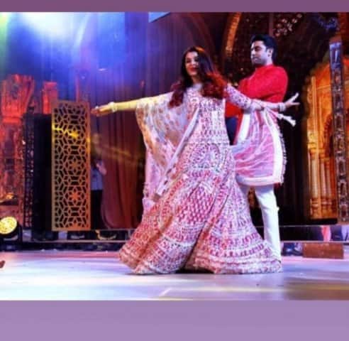 নাচলেন অভিষেক বচ্চন ও ঐশ্বর্যা রাইও।