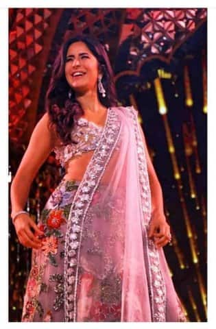 নাচ করলেন ক্যাটরিনাও।