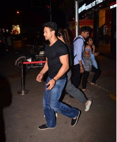 সিদ্ধার্থ আনন্দের পরবর্তী ছবিতে হৃতিকের সঙ্গে দেখা যাবে টাইগার শ্রফকে। নিজের টুইটার অ্যাকাউন্টে নাম না করেই সেই ছবির পোস্টার শেয়ার করেছেন টাইগার শ্রফ।