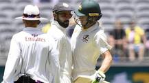 দেখুন: পারথ টেস্টের চতুর্থ দিনেও বাক-যুদ্ধে জড়ালেন কোহলি ও পেইন