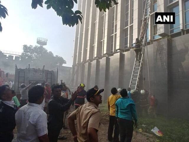Mumbai: Massive fire breaks out at ESIC Kamgar Hospital; 6 dead, 147 injured মুম্বইয়ের হাসপাতালে ভয়াবহ আগুন, মৃত ৬, জখম ১৪৭