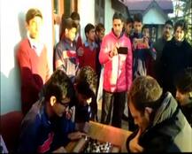 নির্বাচনের সাফল্যের পর সিমলায় ছুটি কাটাচ্ছেন রাহুল-প্রিয়ংকা, দাবা খেললেন ছোটদের সঙ্গে