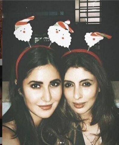 পার্টিতে এসেছিলেন শ্বেতা বচ্চন। ক্যাটরিনার সঙ্গে ছবিতে তাঁকে দেখা গিয়েছে। 