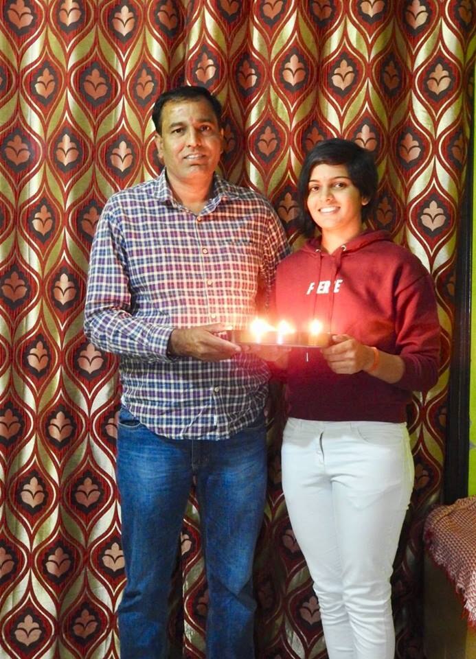 Rahul Gandhi praises perseverance of cricketer Priya Punia, her father সম্পত্তি বিক্রি করে, ঋণ নিয়ে ক্রিকেট মাঠ তৈরি করেছিলেন বাবা, প্রথমবার জাতীয় দলে প্রিয়া পুনিয়া