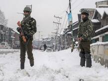 তুষারের চাদরে ঢাকল জম্বু-কাশ্মীর, কার্গিলের তাপমাত্রা পৌঁছালো মাইনাস ১৫.৬ ডিগ্রিতে