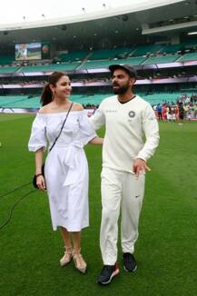 অস্ট্রেলিয়াকে হারিয়ে সিরিজ জয় ভারতের, কোহলির সঙ্গে মাঠে নেমে উচ্ছ্বাস প্রকাশ অনুষ্কারও