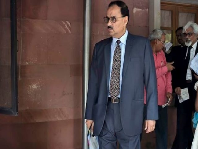 Alok  Verma shunted out as CBI chief উচ্চক্ষমতাসম্পন্ন কমিটির বৈঠকে সিদ্ধান্ত, সিবিআই ডিরেক্টর পদ থেকে অপসারিত অলোক বর্মা, মোদি ফের প্রমাণ করলেন, উনি তদন্তে ভয় পাচ্ছেন, বলল কংগ্রেস