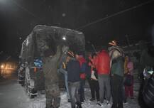 উত্তর সিকিমে আটকে পড়া ১৫০ পর্যটককে উদ্ধার করল সেনা
