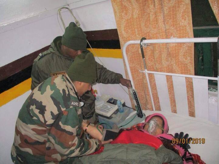 পরে ১০৮ জনকে হোটেলে ফেরত পাঠিয়ে দেওয়া হয়। ৪২ জন সেনা ছাউনিতে থেকে যান। সেনা জানিয়েছে, পর্যটকরা মোট ৪৩টি গাড়িতে ছিল। ২৩টি গাড়ি উদ্ধার করা হয়েছে। বাকি ২০টি ফাঁকা গাড়িকে উদ্ধার করার কাজ চলছে।