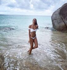 ইনস্টাগ্রামে ছুটি কাটানোর ছবি পোস্ট করলেন লিজা হেডন