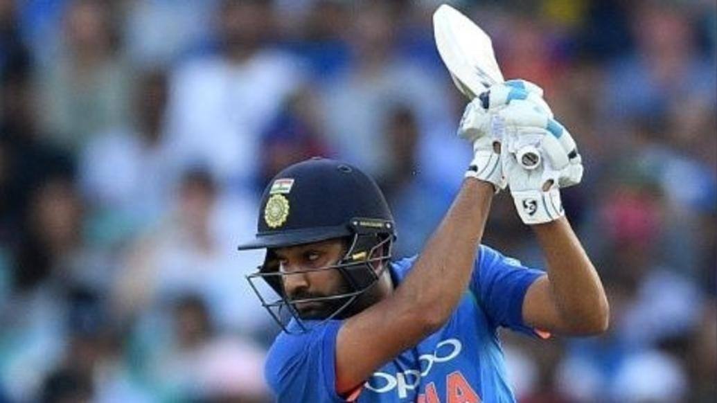 IND vs AUS 1st ODI: Rohit Sharma breaks Viv Richards' record ভিভ রিচার্ডসকে পিছনে ফেললেন রোহিত শর্মা